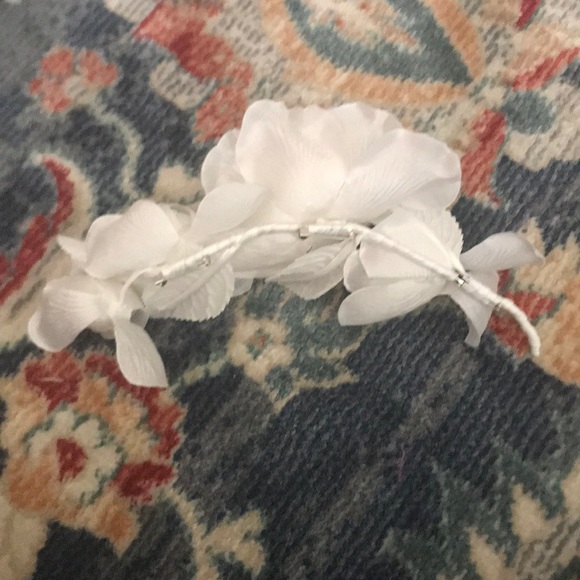 Flower Embellishments 3 Piece - Picture 3 of 7